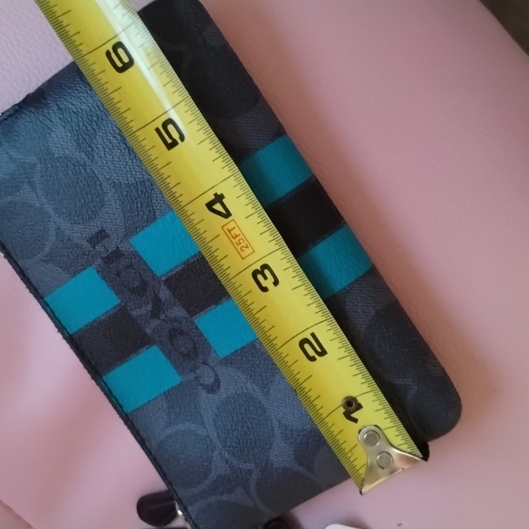 Coach Wristlet NWT - Picture 9 of 10